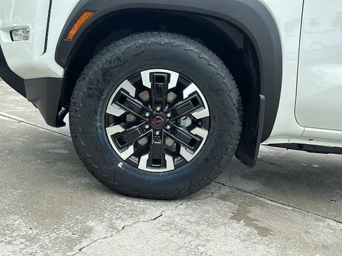 Used 2024 Nissan Frontier Pro-X w/ Technology Package RWD image 11