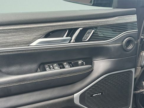 Used 2024 Jeep Wagoneer Series III image 21