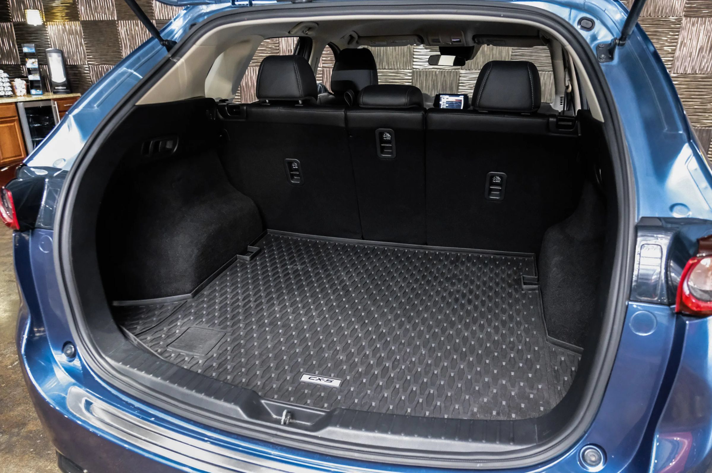 Used 2020 MAZDA CX-5 Touring FWD image 58