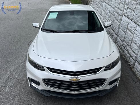 Used 2016 Chevrolet Malibu LT w/ Leather Package FWD image 2