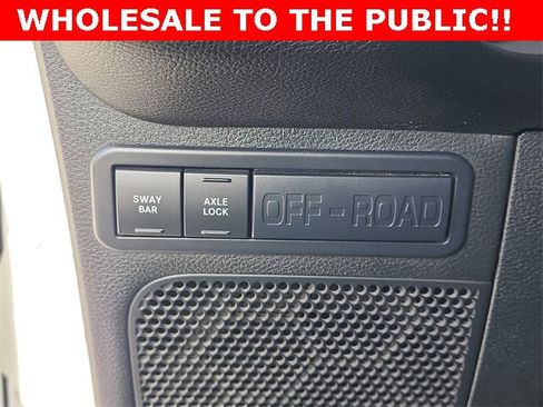 Used 2015 Jeep Wrangler Unlimited Rubicon w/ Connectivity Group image 30