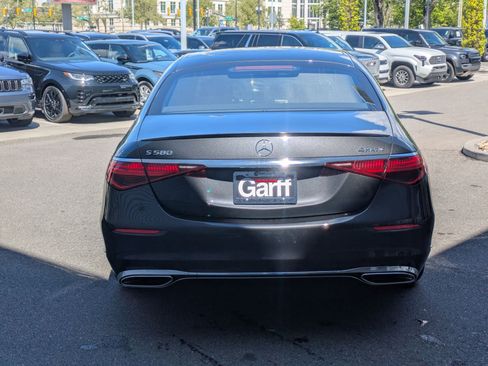 Used 2022 Mercedes-Benz S 580 4MATIC Sedan image 4