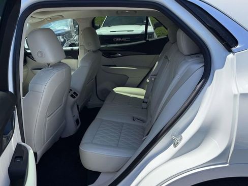 Certified 2022 Buick Envision Avenir w/ Technology Package II AWD/4WD image 12