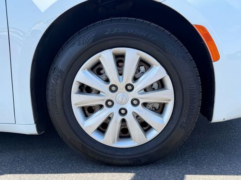 Used 2021 Chrysler Voyager L FWD image 10