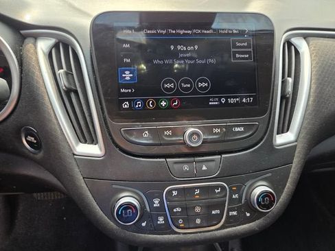 Used 2023 Chevrolet Malibu LT FWD image 21