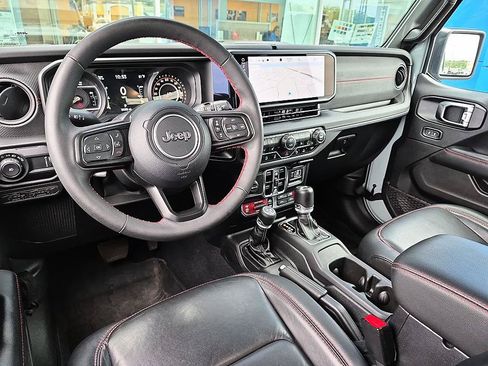 Used 2024 Jeep Wrangler Unlimited Rubicon AWD/4WD image 30