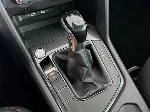 Used 2024 Volkswagen Tiguan Wolfsburg Edition image 24