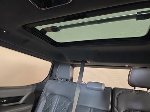 Used 2022 Jeep Grand Wagoneer Series III image 43