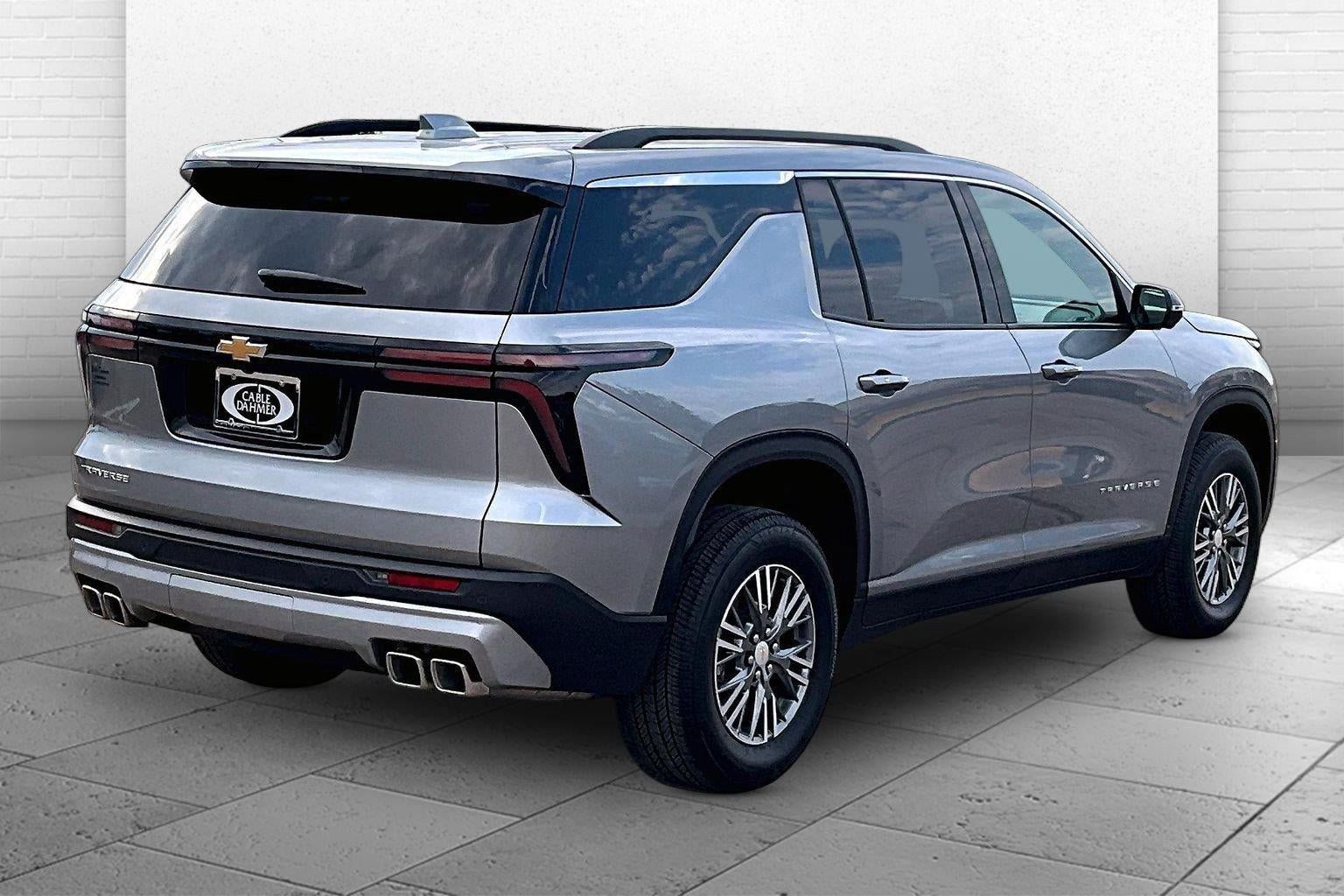Used 2026 Chevrolet Traverse LT w/ Driver Confidence Package FWD image 14