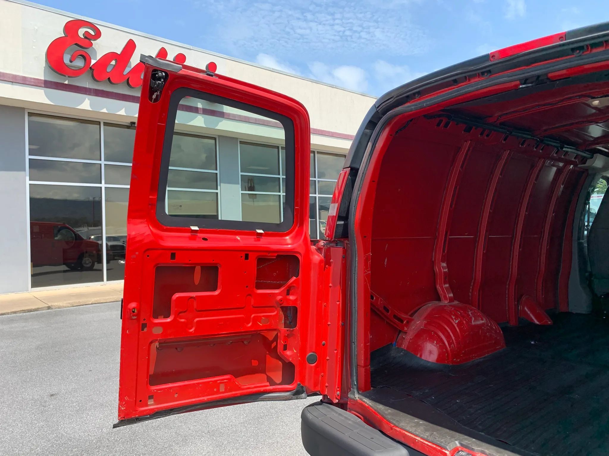 Used 2018 Chevrolet Express 2500 w/ Driver Convenience Package RWD image 32