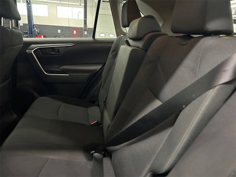 Used 2019 Toyota RAV4 LE image 17