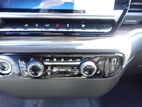 Used 2023 Chevrolet Silverado 1500 LT AWD/4WD image 44