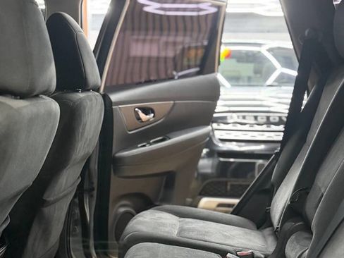Used 2016 Nissan Rogue SV w/ SV Premium Package FWD image 9