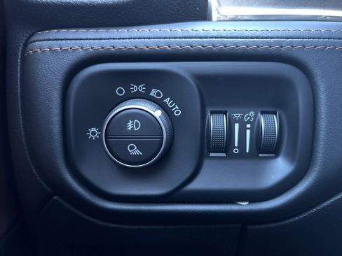 Used 2020 RAM 1500 Limited image 17