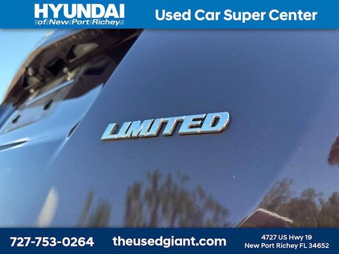 Used 2018 Toyota RAV4 Limited w/ Advanced Technology Package FWD image 5