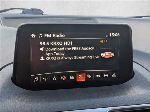 Used 2018 MAZDA MAZDA3 Touring image 13