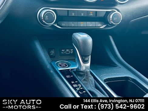 Used 2024 Nissan Sentra SV FWD image 15