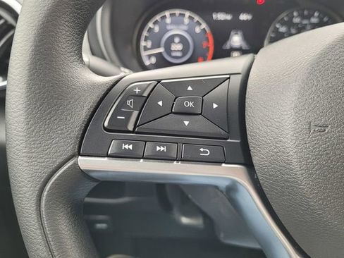 Used 2021 Nissan Kicks SV image 30