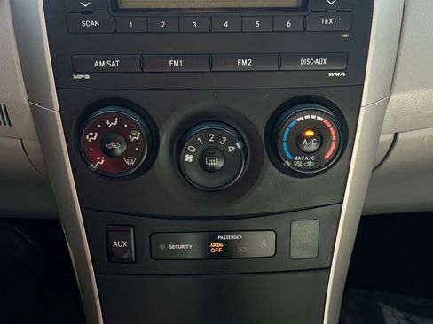 Used 2013 Toyota Corolla L image 28