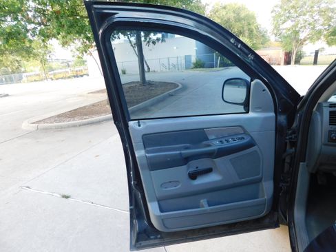 Used 2008 Dodge Ram 1500 Truck SLT image 17