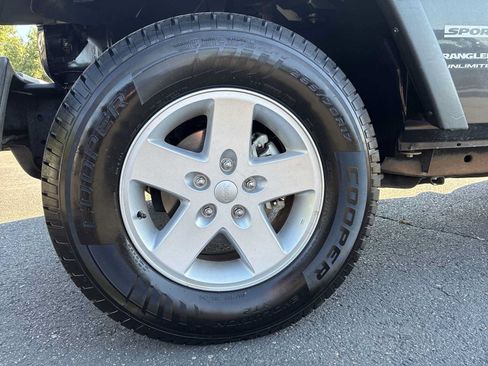 Used 2018 Jeep Wrangler Unlimited Sport S AWD/4WD image 18