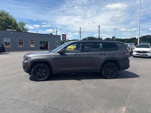 Used 2024 Jeep Grand Cherokee L Altitude AWD/4WD image 6