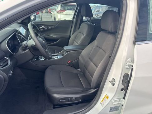 Used 2025 Chevrolet Malibu LT image 16