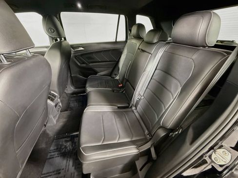 Certified 2022 Volkswagen Tiguan SEL R-Line AWD/4WD image 21