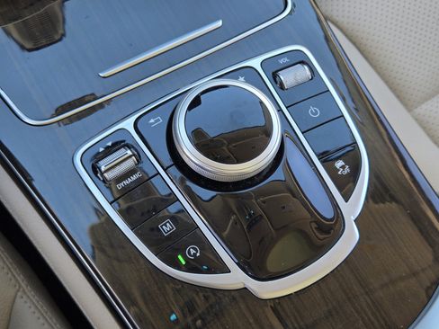 Used 2019 Mercedes-Benz GLC 300 image 23