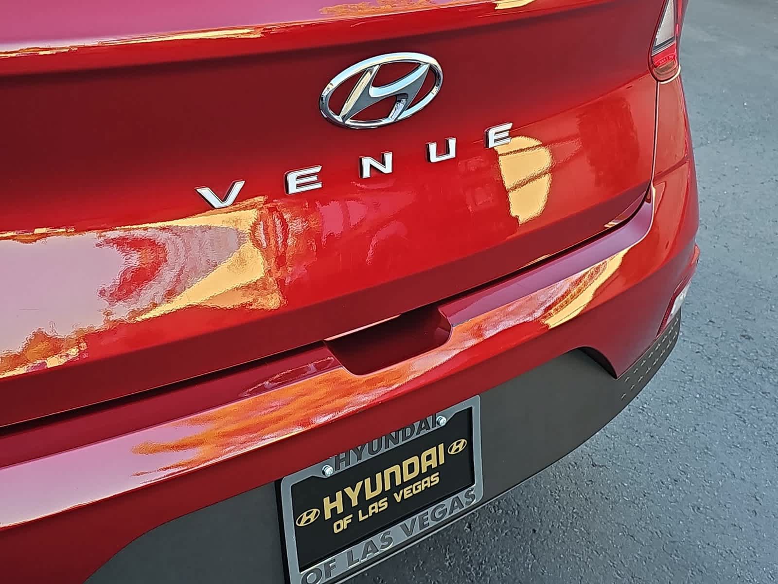 Certified 2024 Hyundai Venue SEL FWD image 11