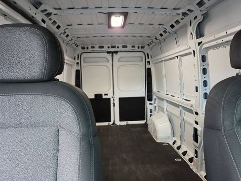 Used 2023 RAM ProMaster 2500 FWD image 10