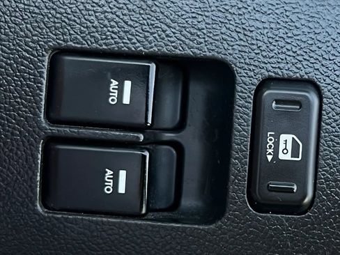Used 2013 Hyundai Genesis 2.0T RWD image 33
