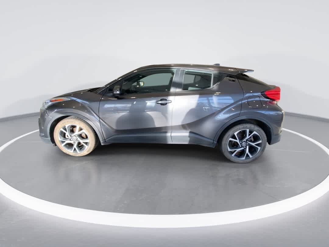 Used 2018 Toyota C-HR XLE FWD image 5