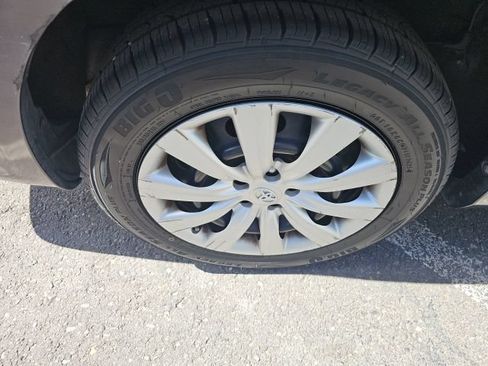 Used 2012 Toyota Corolla LE FWD image 17
