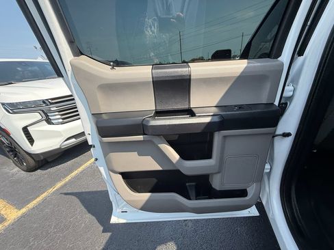 Used 2017 Ford F150 XL w/ Equipment Group 101A Mid AWD/4WD image 18