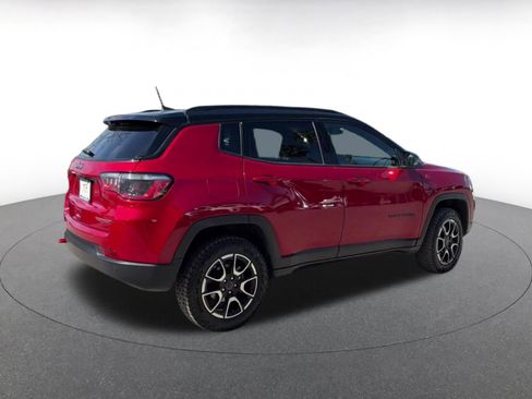 Used 2025 Jeep Compass Trailhawk AWD/4WD image 15