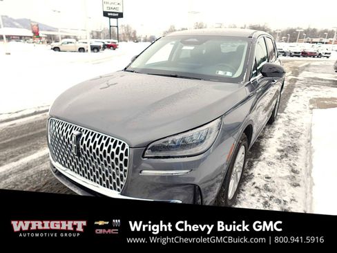 Used 2024 Lincoln Corsair Premiere image 7