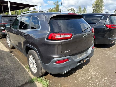 Used 2017 Jeep Cherokee Latitude w/ Comfort/Convenience Group AWD/4WD image 4