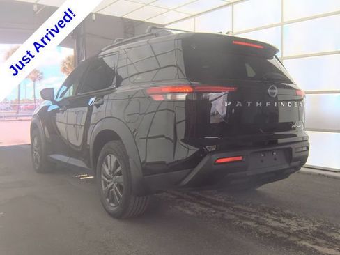 Used 2022 Nissan Pathfinder SV AWD/4WD image 4