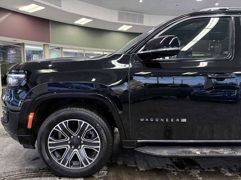 Used 2024 Jeep Wagoneer 4WD w/ Premium Group I image 16
