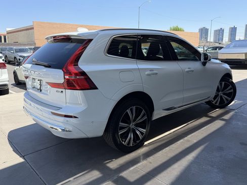 Used 2022 Volvo XC60 B6 Inscription w/ Advanced Package AWD/4WD image 4