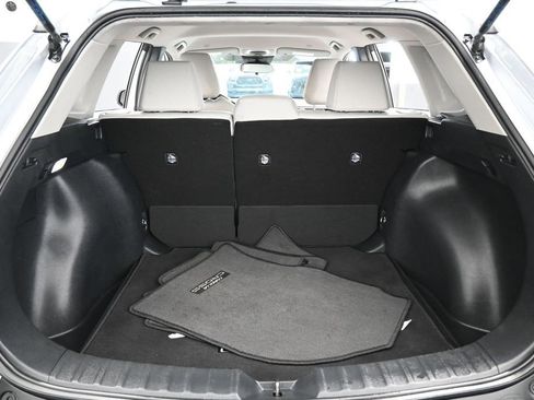 Used 2026 Toyota Corolla Cross L FWD image 30