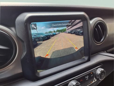Used 2021 Jeep Gladiator Sport AWD/4WD image 16