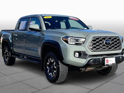 Certified 2022 Toyota Tacoma TRD Off-Road image 2