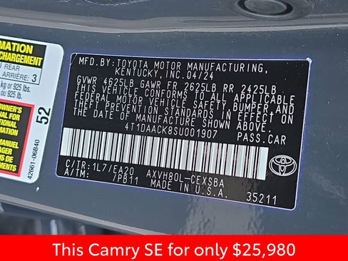 Used 2025 Toyota Camry SE image 40