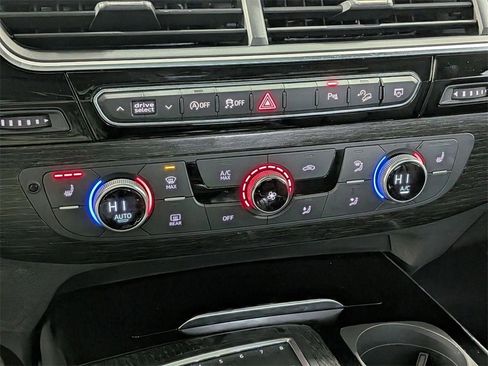 Used 2018 Audi Q7 3.0T Premium image 17