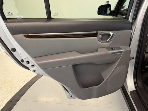 Used 2010 Hyundai Santa Fe GLS image 22