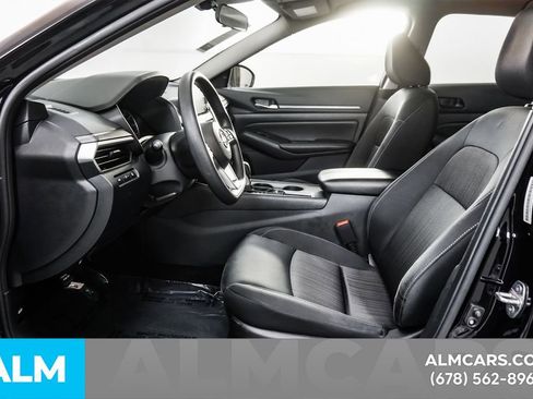 Used 2025 Nissan Altima 2.5 SV FWD image 16