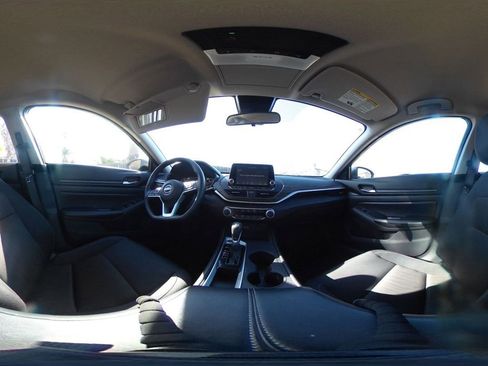 Used 2025 Nissan Altima 2.5 SV image 43