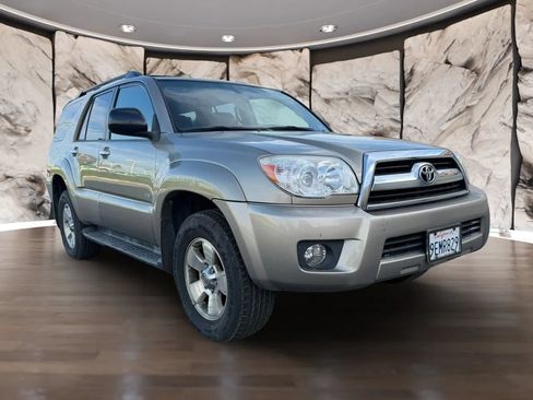 Used 2007 Toyota 4Runner SR5 RWD image 3